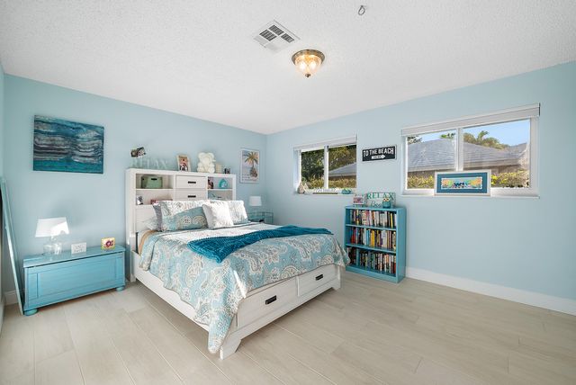 413 S Country Club Drive, Atlantis, FL 33462