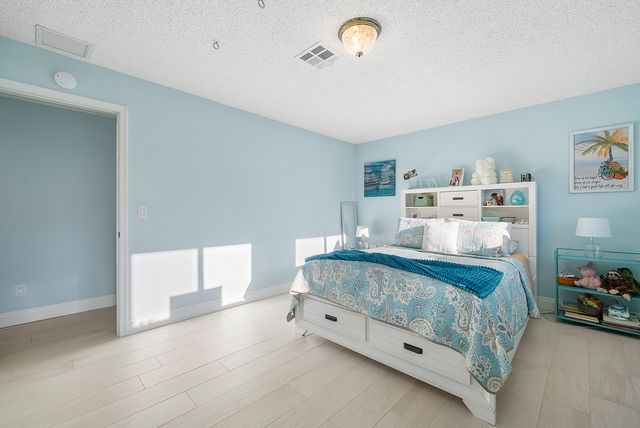 413 S Country Club Drive, Atlantis, FL 33462