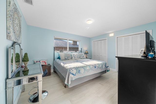 413 S Country Club Drive, Atlantis, FL 33462