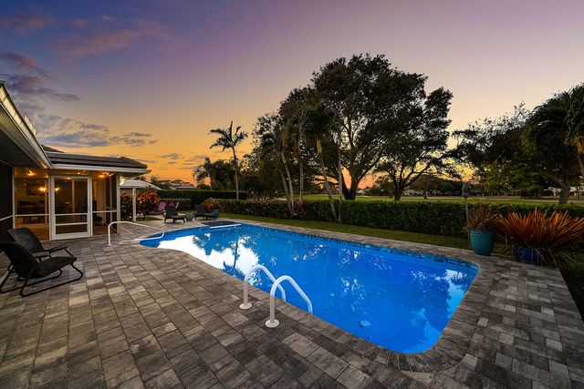 413 S Country Club Drive, Atlantis, FL 33462