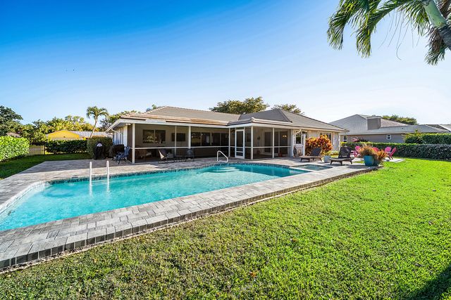 413 S Country Club Drive, Atlantis, FL 33462