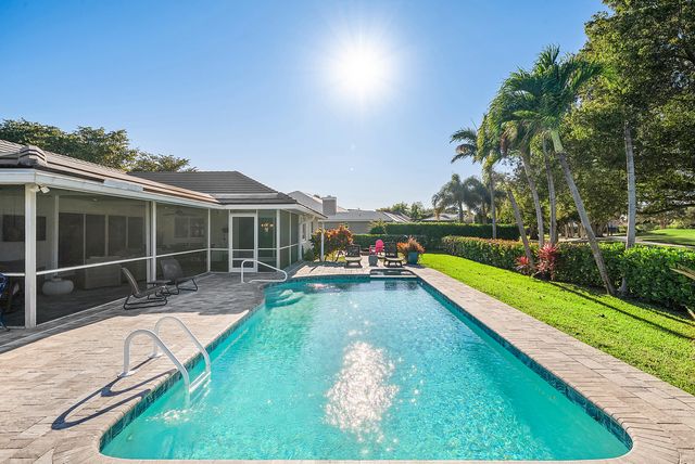 413 S Country Club Drive, Atlantis, FL 33462