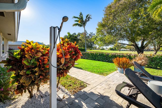 413 S Country Club Drive, Atlantis, FL 33462