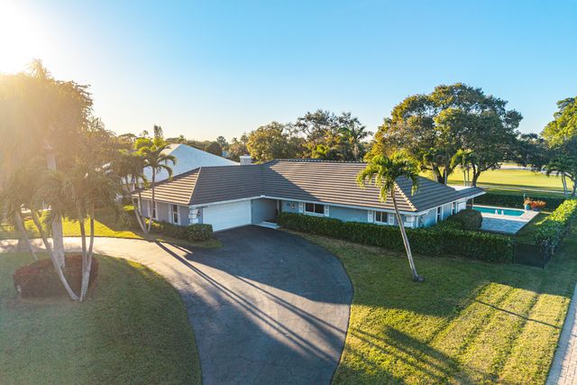 413 S Country Club Drive, Atlantis, FL 33462