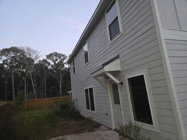 10356 Sweetwater Creek Dr Drive, Cleveland, TX 77328