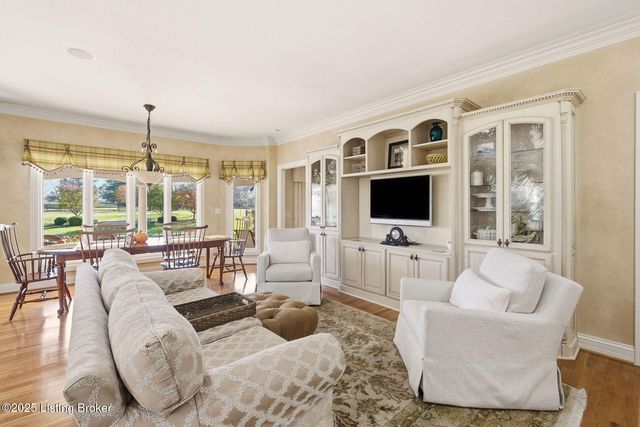 7403 Broad Run Rd, Louisville, KY 40291