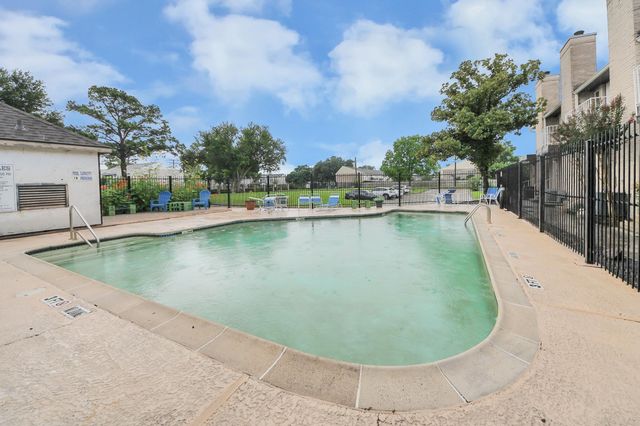 2011 Spenwick Drive 522, Houston, TX 77055