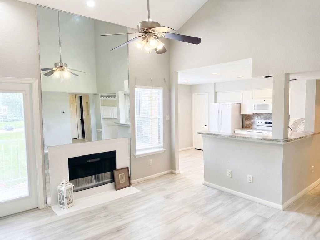 2011 Spenwick Drive 522, Houston, TX 77055