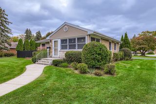 34 N Reuter Drive, Arlington Heights, IL 60005
