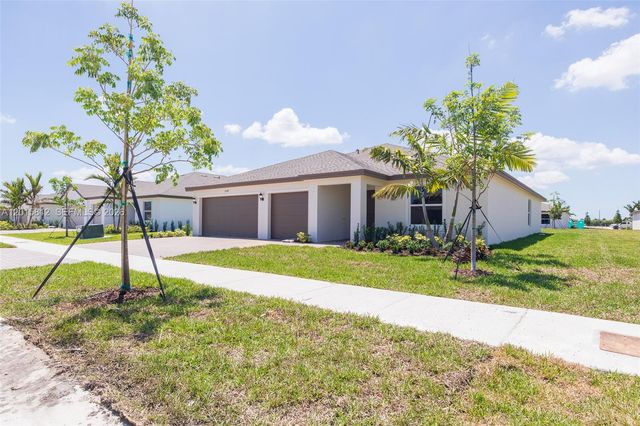 17564 SW 285th St, Homestead, FL 33030