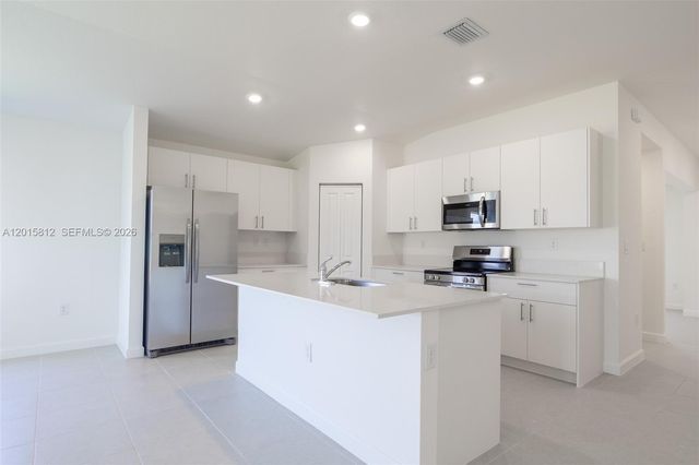 17564 SW 285th St, Homestead, FL 33030