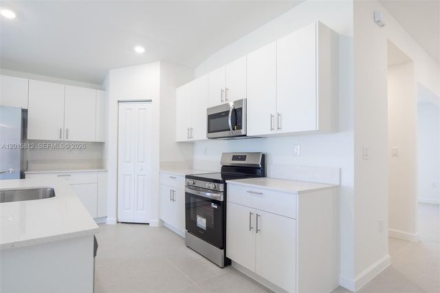 17564 SW 285th St, Homestead, FL 33030