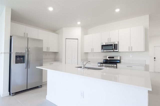 17564 SW 285th St, Homestead, FL 33030
