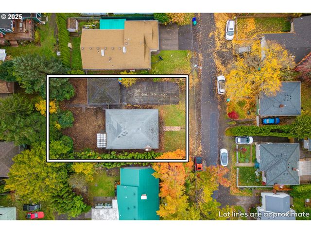 8730 Ne DAVIS St, Portland, OR 97220