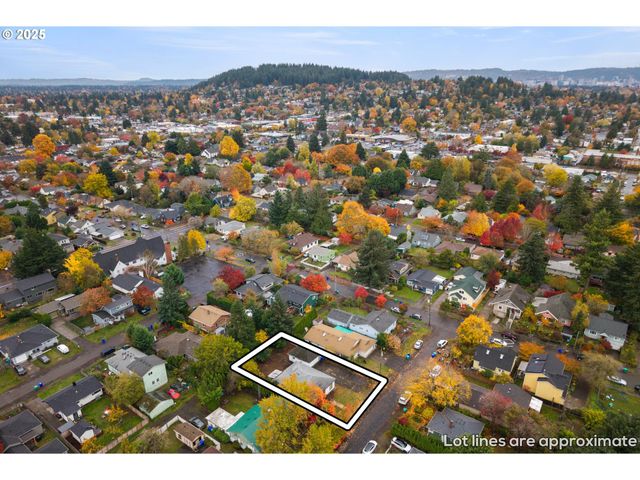 8730 Ne DAVIS St, Portland, OR 97220