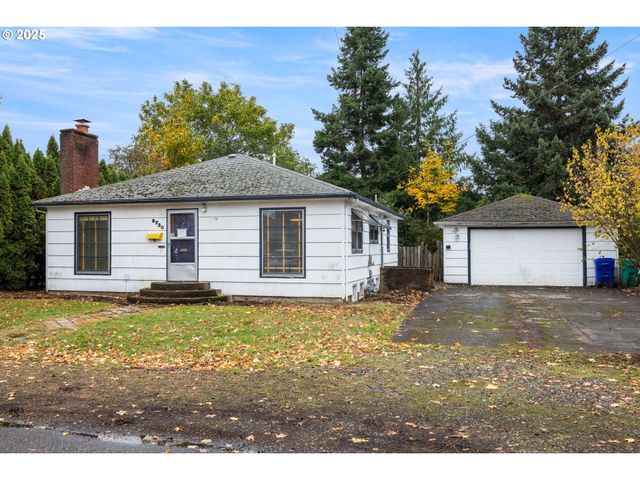 8730 Ne DAVIS St, Portland, OR 97220