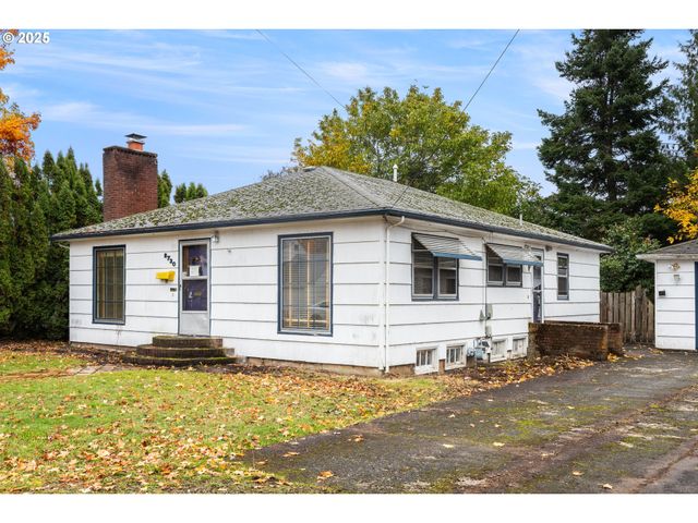 8730 Ne DAVIS St, Portland, OR 97220