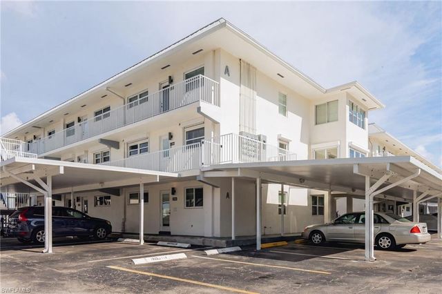 1100 8th AVE S 105A, Naples, FL 34102