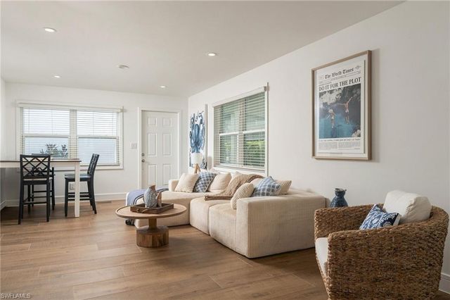 1100 8th AVE S 105A, Naples, FL 34102