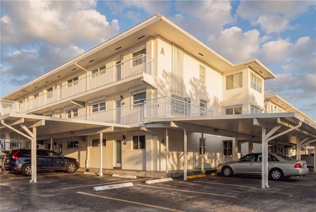 1100 8th AVE S 105A, Naples, FL 34102