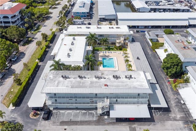 1100 8th AVE S 105A, Naples, FL 34102