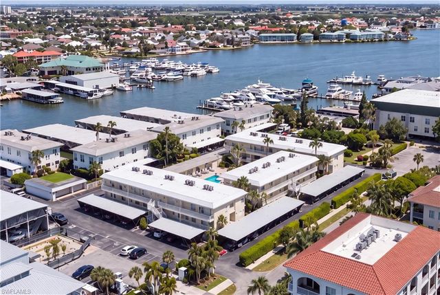 1100 8th AVE S 105A, Naples, FL 34102