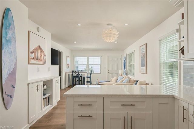 1100 8th AVE S 105A, Naples, FL 34102