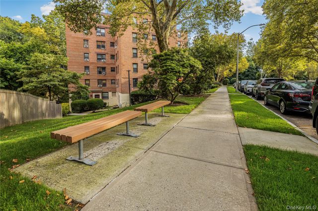 171 Pearsall 3H, Mount Vernon, NY 10552