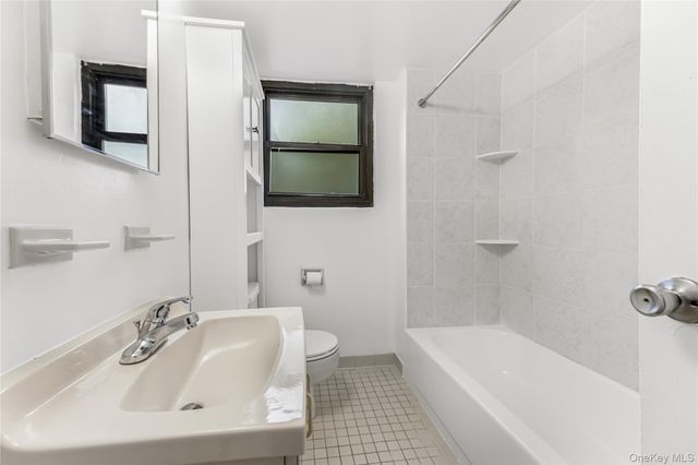 171 Pearsall 3H, Mount Vernon, NY 10552