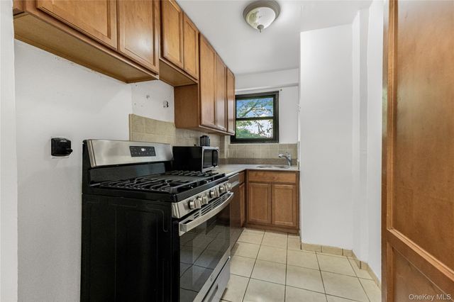 171 Pearsall 3H, Mount Vernon, NY 10552