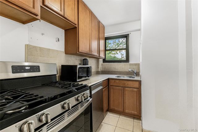 171 Pearsall 3H, Mount Vernon, NY 10552