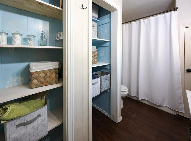 80 NW Big Rock Rd, Medicine Park, OK 73557