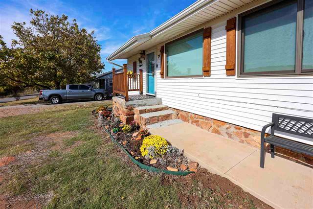 80 NW Big Rock Rd, Medicine Park, OK 73557