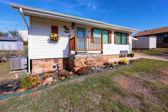 80 NW Big Rock Rd, Medicine Park, OK 73557