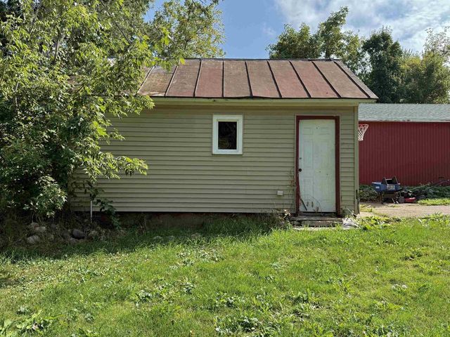 187 W MOORE STREET, Berlin, WI 54923