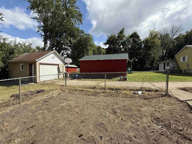 187 W MOORE STREET, Berlin, WI 54923