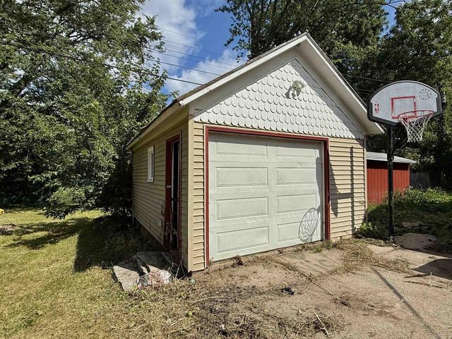 187 W MOORE STREET, Berlin, WI 54923