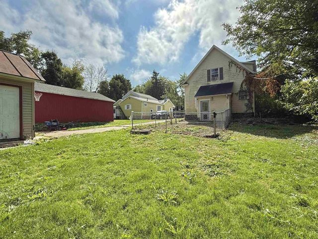 187 W MOORE STREET, Berlin, WI 54923