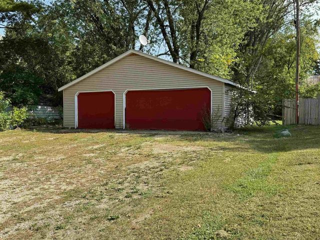 187 W MOORE STREET, Berlin, WI 54923