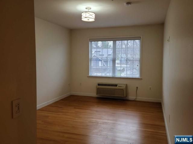 323 Willow Street 3M, Teaneck, NJ 07666