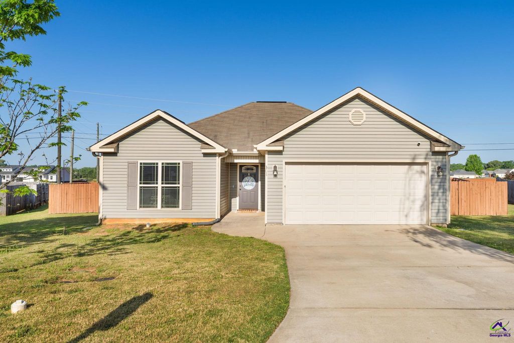 304 Worchester Circle, Perry, GA 31069
