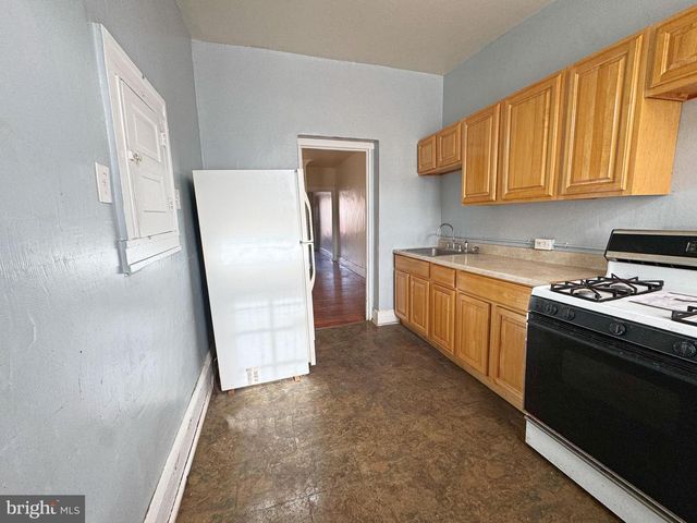 3323 KENYON AVE, Baltimore, MD 21213