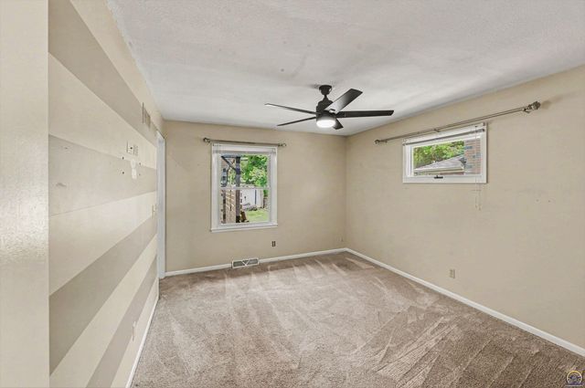 5408 SW 12th TER, Topeka, KS 66604