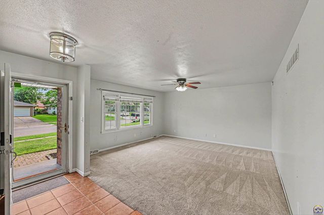 5408 SW 12th TER, Topeka, KS 66604