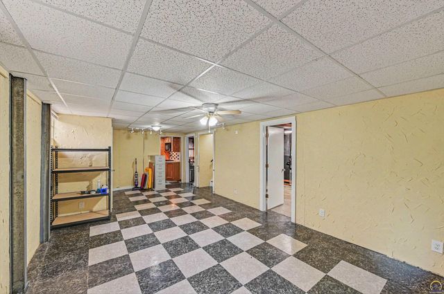 5408 SW 12th TER, Topeka, KS 66604