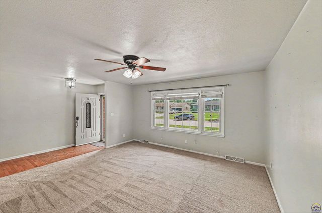 5408 SW 12th TER, Topeka, KS 66604