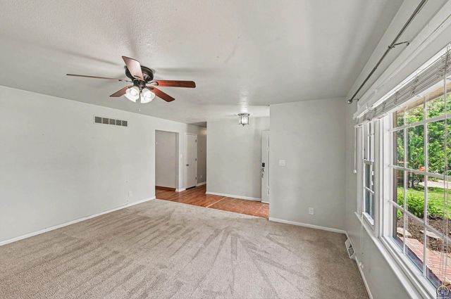 5408 SW 12th TER, Topeka, KS 66604