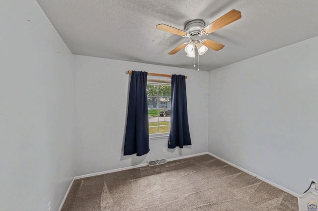 5408 SW 12th TER, Topeka, KS 66604