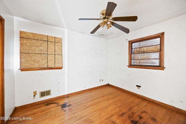 2403 Elkhorn Ln, Louisville, KY 40216