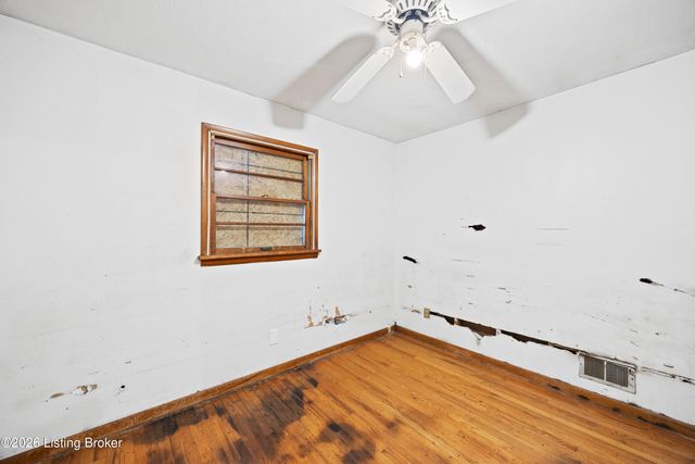 2403 Elkhorn Ln, Louisville, KY 40216